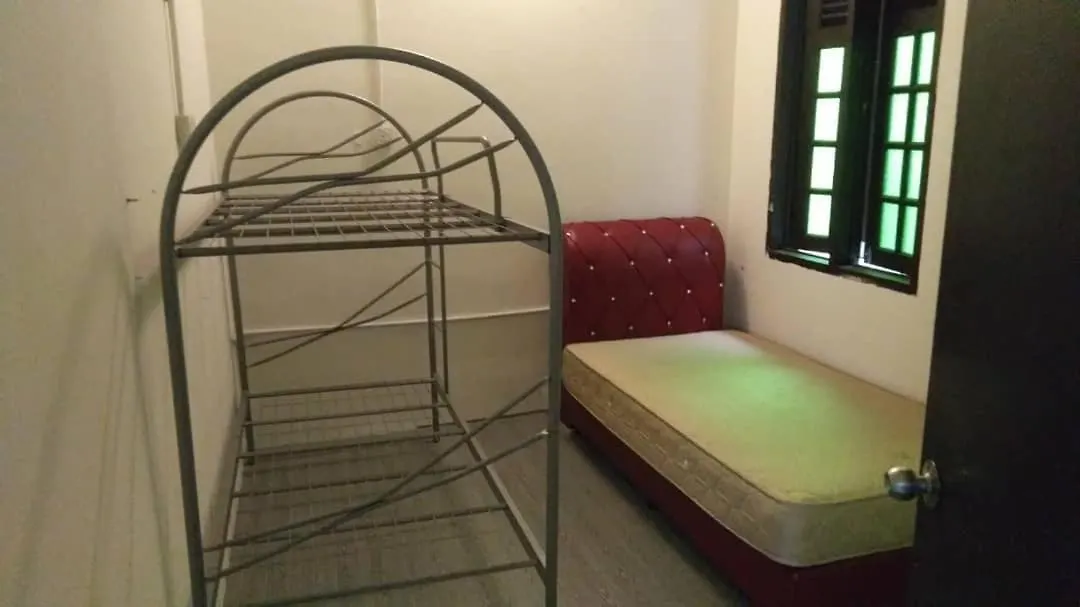 November Roomsの連絡先